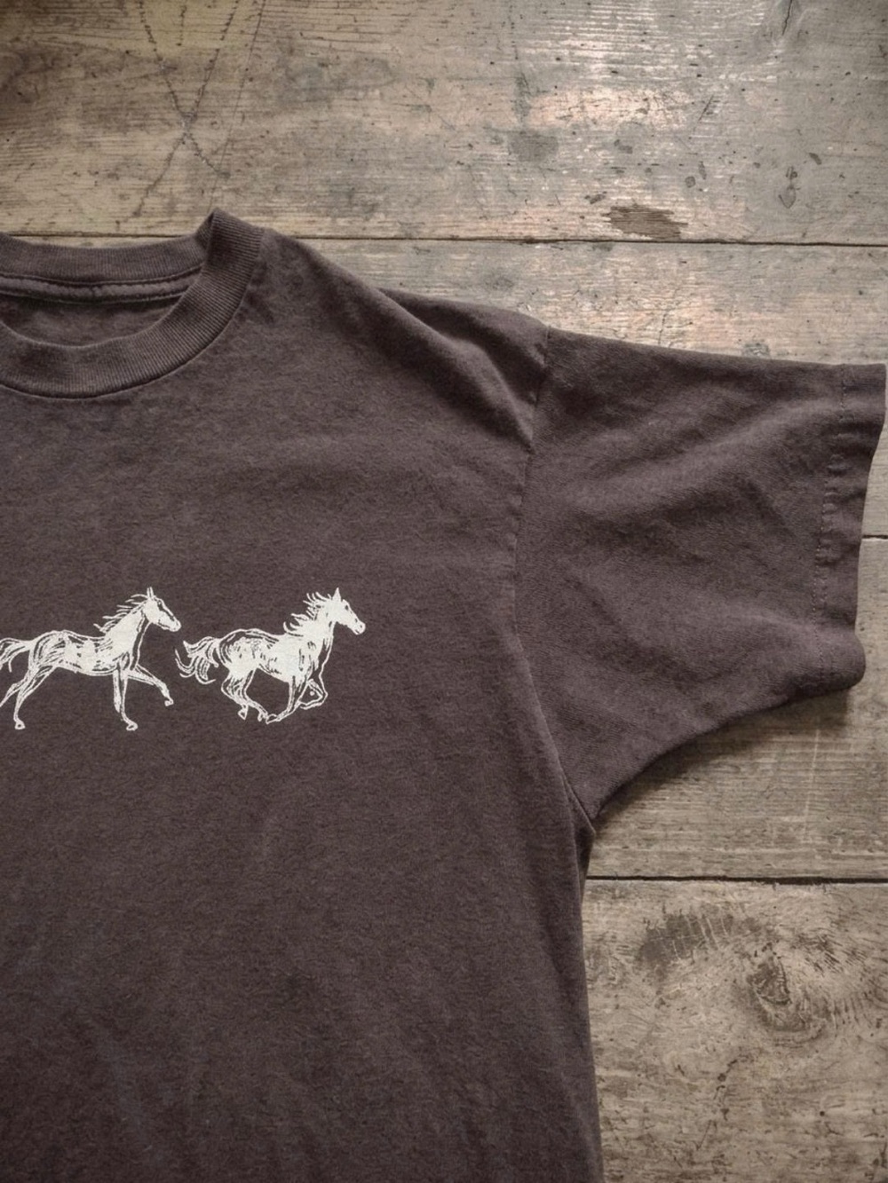 Men's Brown Graphic Horse Print T-Shirt - Picture 2 of 3